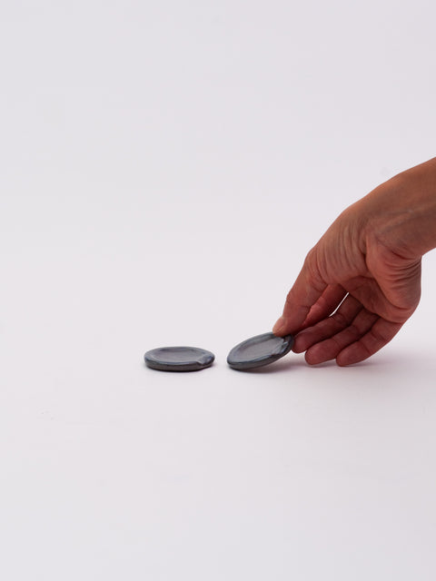 Mino Ware Round Chopstick Rest - Charcoal