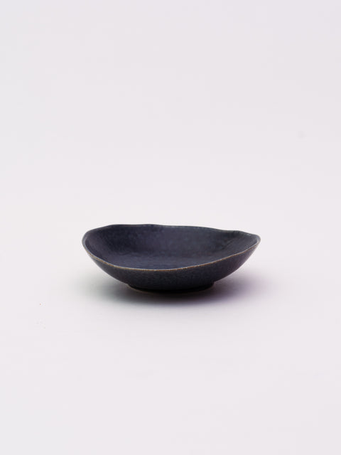 Mino Ware Distorted Round Plate Medium - Navy