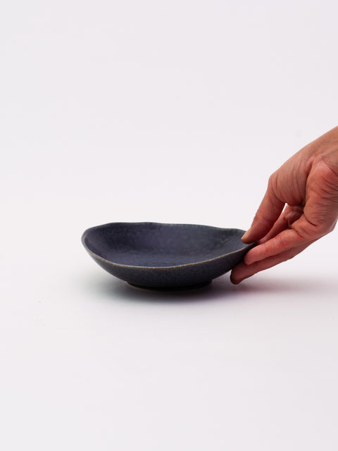 Mino Ware Distorted Round Plate Medium - Navy