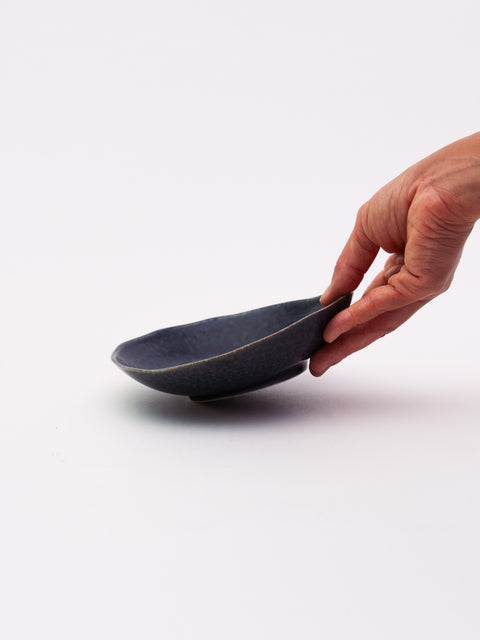 Mino Ware Distorted Round Plate Medium - Navy