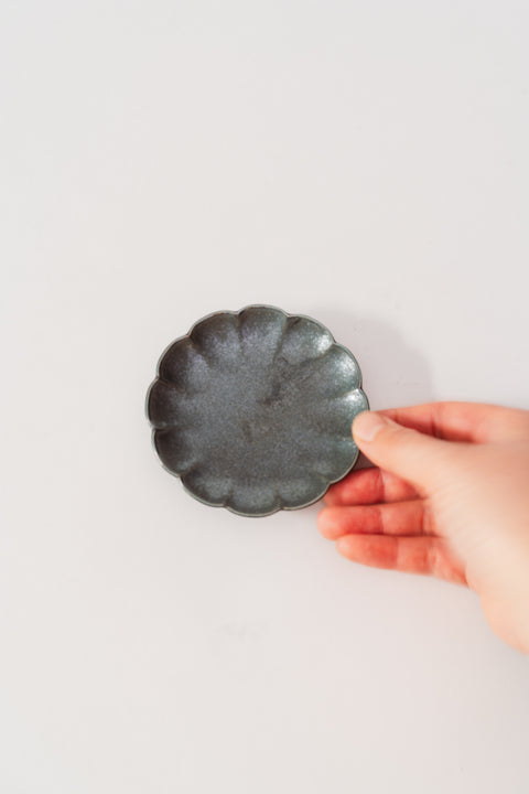 Mino Ware Mini Plate Chrysanthemum