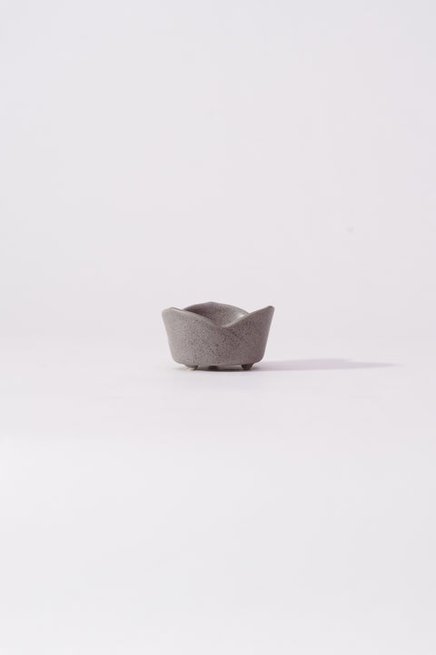 Mino Ware 3 Petal Flower Mini Bowl
